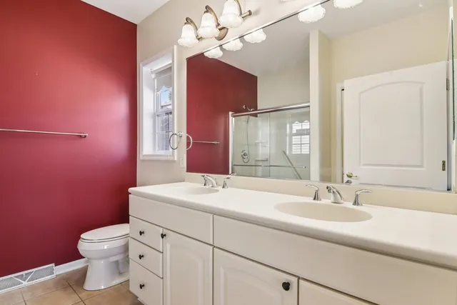 $327,000 | 328 Legacy Court, Grayslake, IL 60030