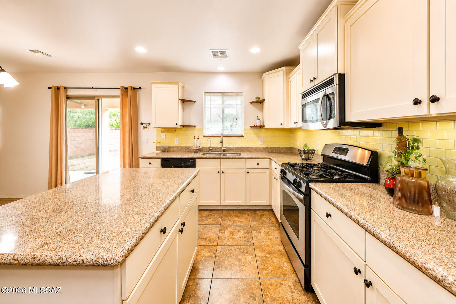 13416 North Piemonte Way Oro Valley, AZ 85755 - Photo 5 of 36