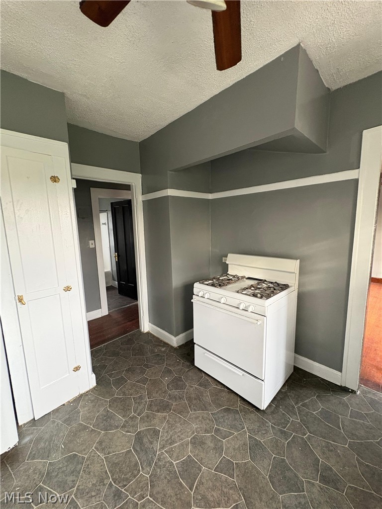 18001 Olympia Road Cleveland, OH 44112 - Photo 8 of 35