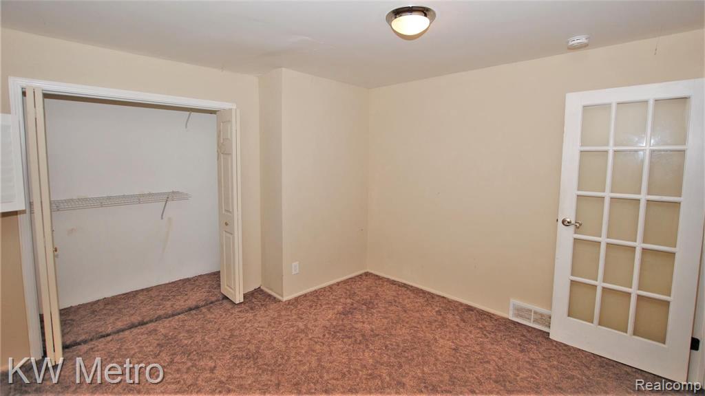 624 Quarter Street Rochester, MI 48307 - Photo 9 of 19