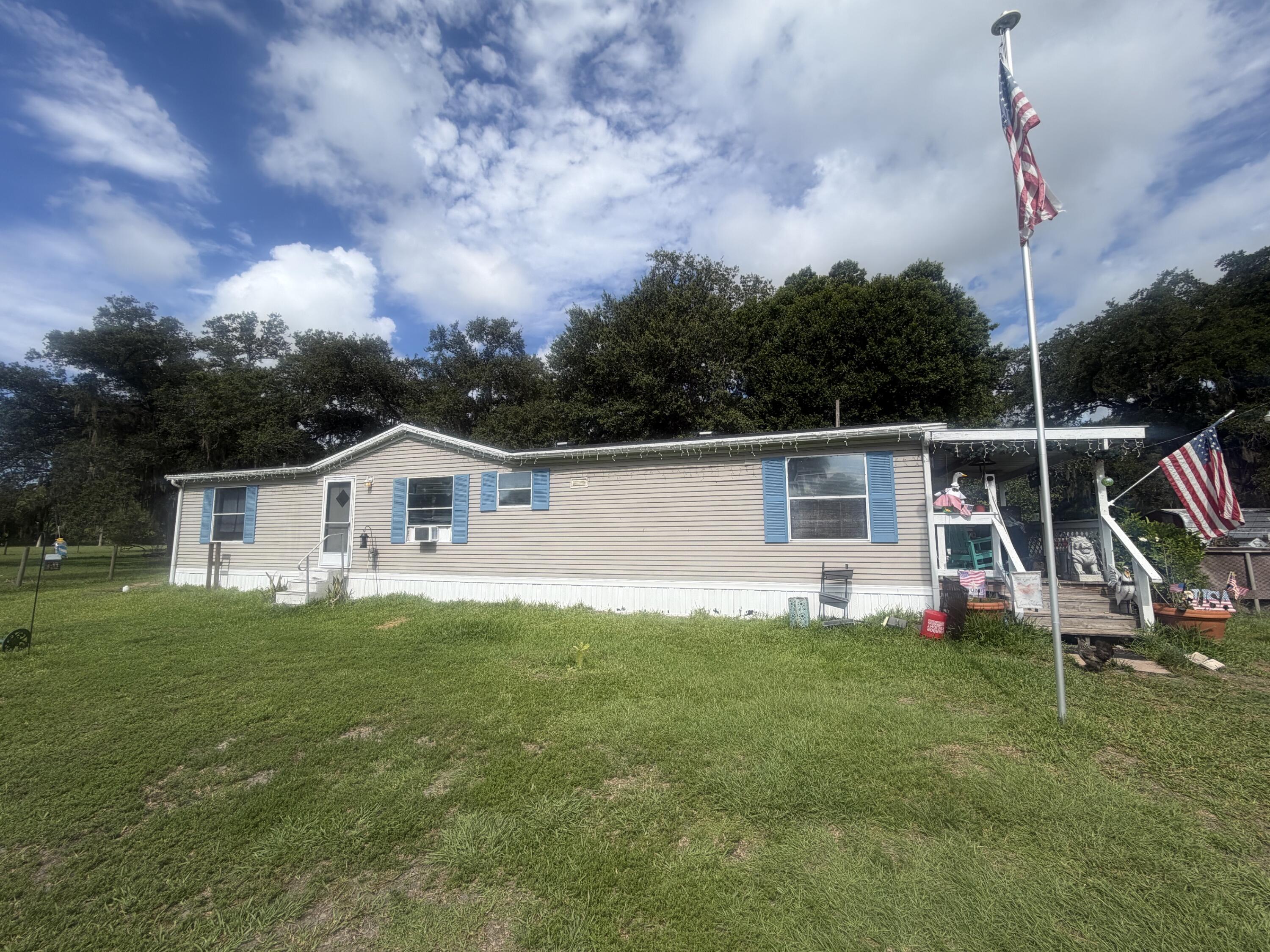 945 Ellerbee Road Okeechobee, FL 34972 - Photo 5 of 5 IMG_1632