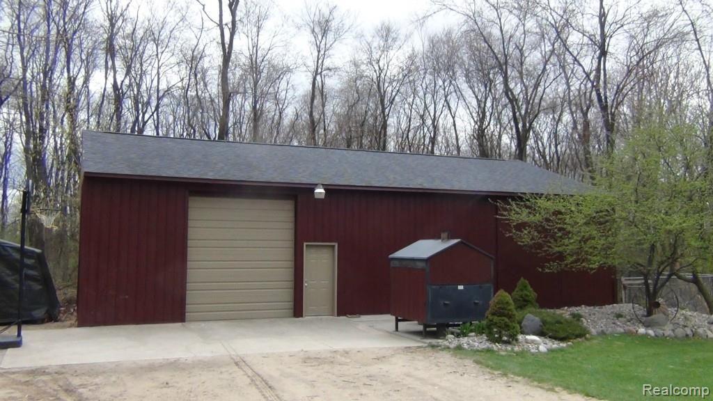 3299 Sanitorium Road Howell, MI 48843 - Photo 12 of 53 DSC02487.jpg