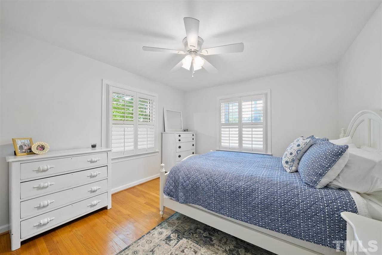 4304 Boxwood Road Raleigh, NC 27612 - Photo 11 of 19