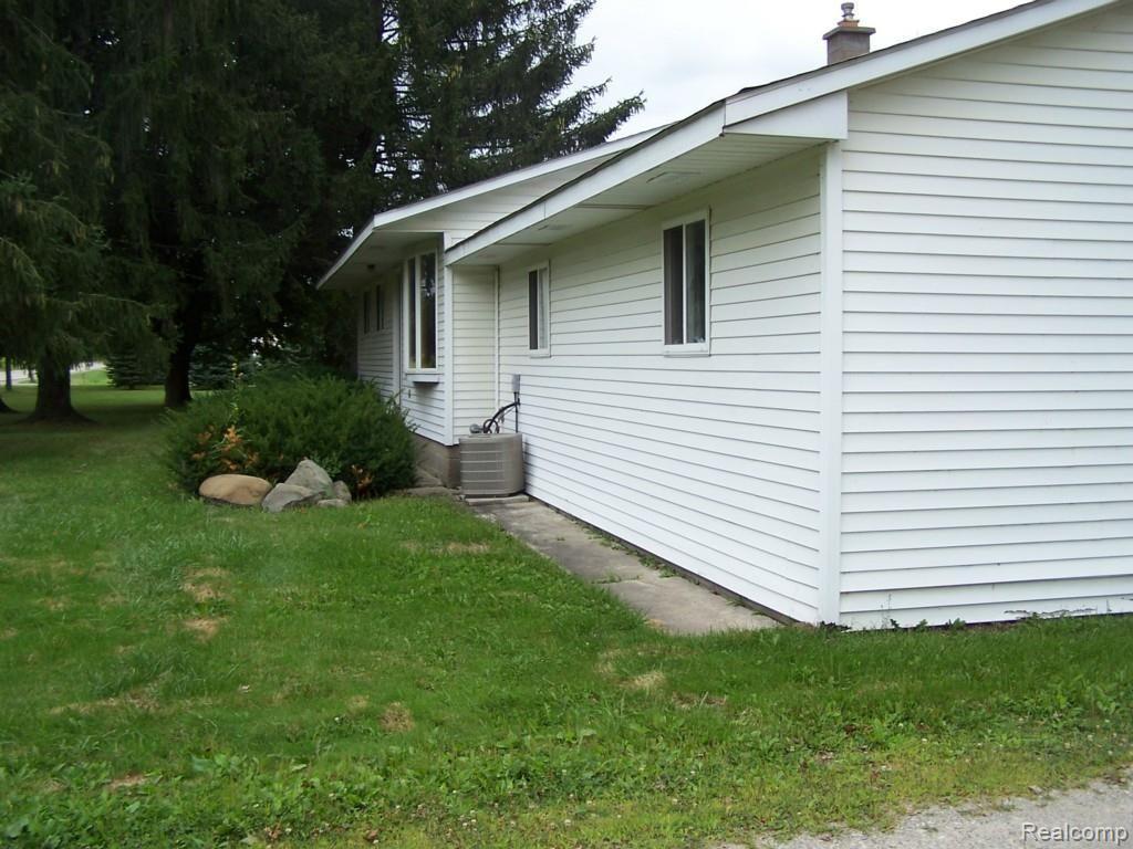 65160 Romeo Plank Road Ray, MI 48096 - Photo 35 of 48 100_1797.jpg