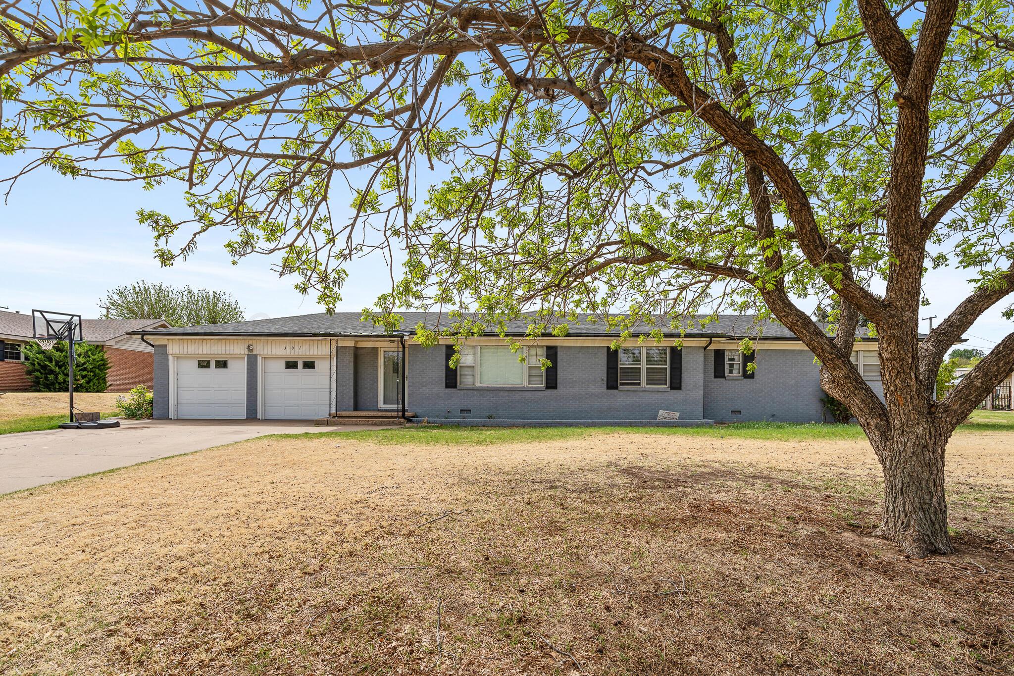 302 Tansy Street Borger, TX 79007 - Photo 1 of 19 Front of House