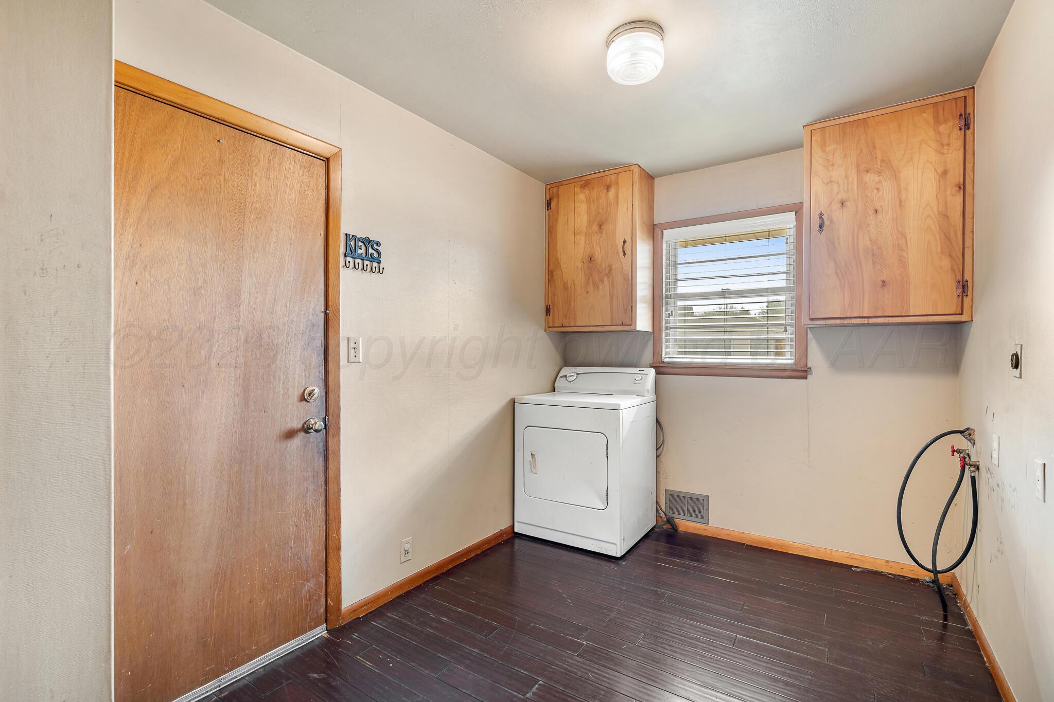 302 Tansy Street Borger, TX 79007 - Photo 16 of 19 Utility Room