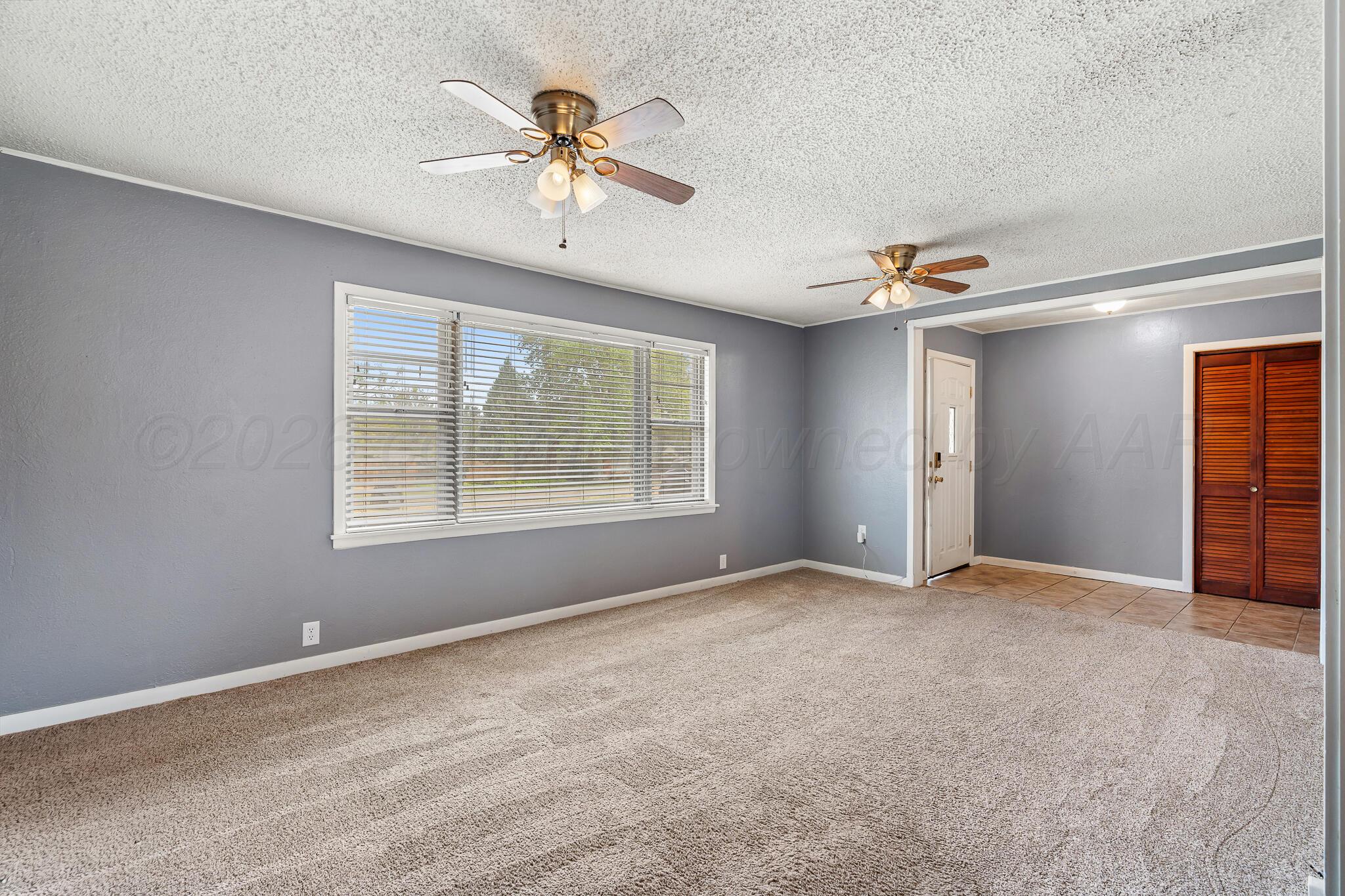 302 Tansy Street Borger, TX 79007 - Photo 5 of 19 Living Area
