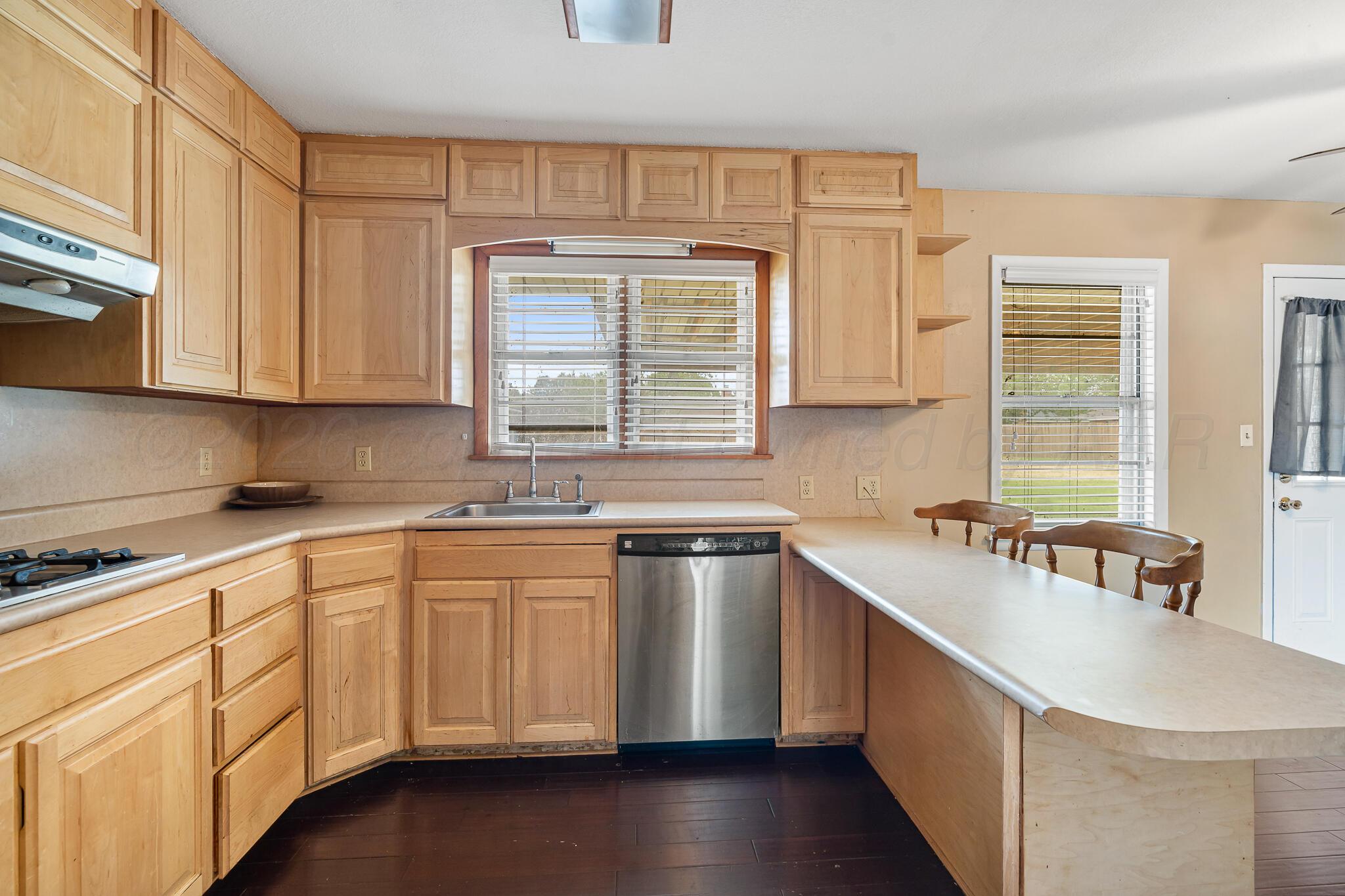 302 Tansy Street Borger, TX 79007 - Photo 6 of 19 Kitchen