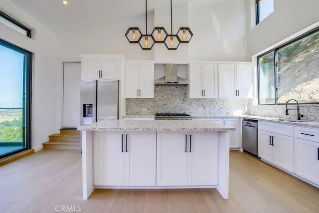 $1,395,000 | 8366 Hillcroft Drive, West Hills, CA 91304