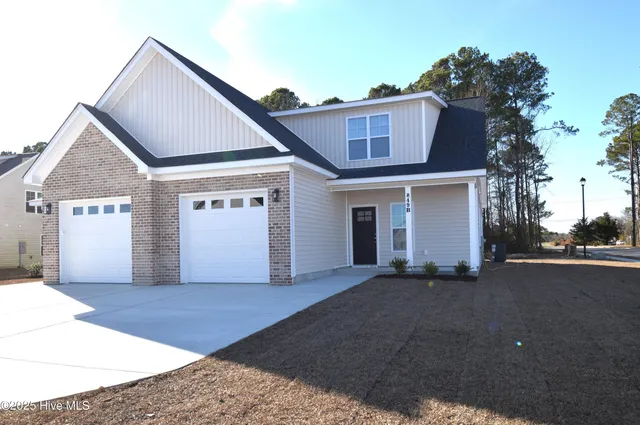 $1,800 | 849 Sarah Rebecca Drive, Unit B, Greenville, NC 27834