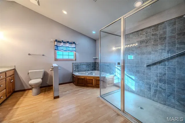 $575,000 | 23598 Falcon Road, Lebanon, MO 65536