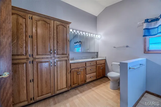 $575,000 | 23598 Falcon Road, Lebanon, MO 65536