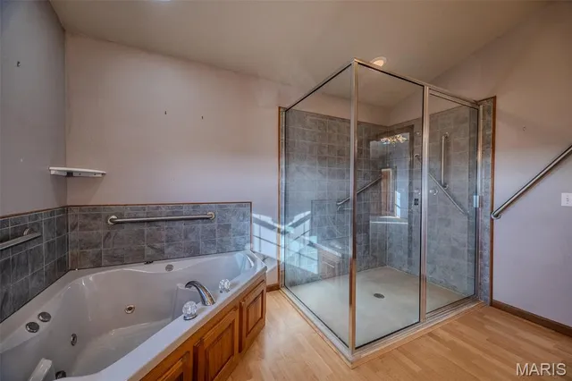 $575,000 | 23598 Falcon Road, Lebanon, MO 65536