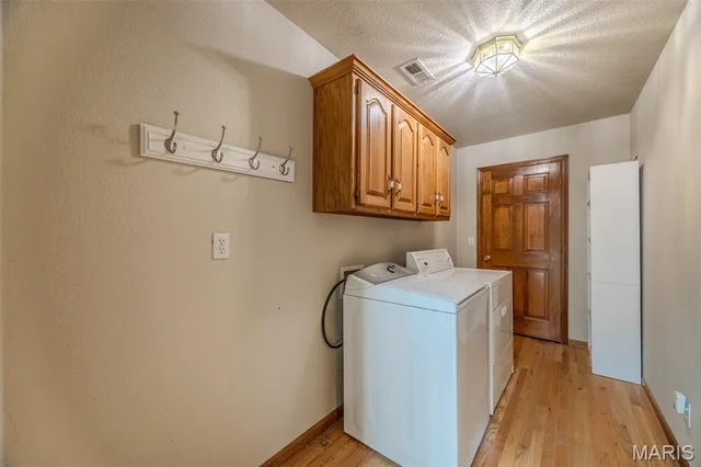 $575,000 | 23598 Falcon Road, Lebanon, MO 65536