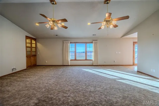 $575,000 | 23598 Falcon Road, Lebanon, MO 65536