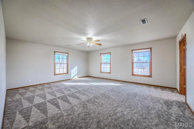 $575,000 | 23598 Falcon Road, Lebanon, MO 65536