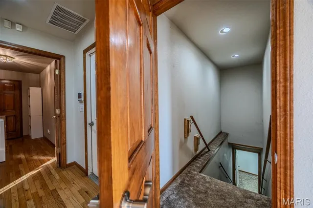 $575,000 | 23598 Falcon Road, Lebanon, MO 65536