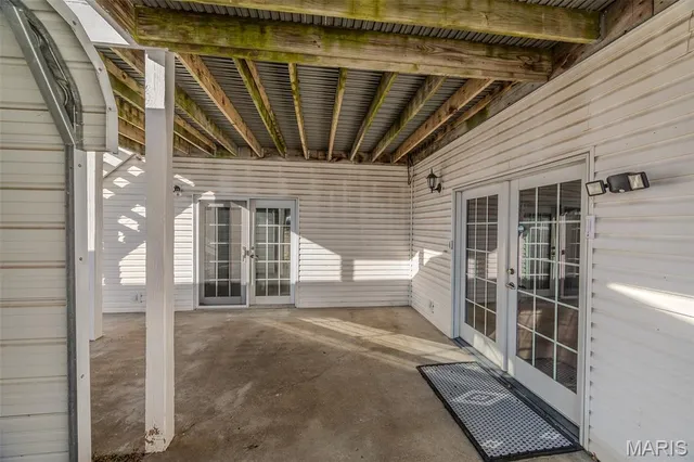 $575,000 | 23598 Falcon Road, Lebanon, MO 65536