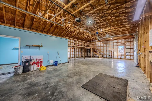 $575,000 | 23598 Falcon Road, Lebanon, MO 65536