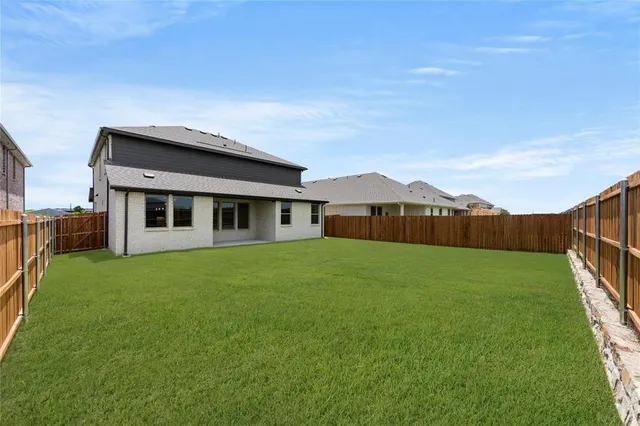 $2,700 | 744 Waterhouse Lk Drive, Anna, TX 75409