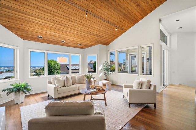 $5,450,000 | 520 Kings Road, Newport Beach, CA 92663