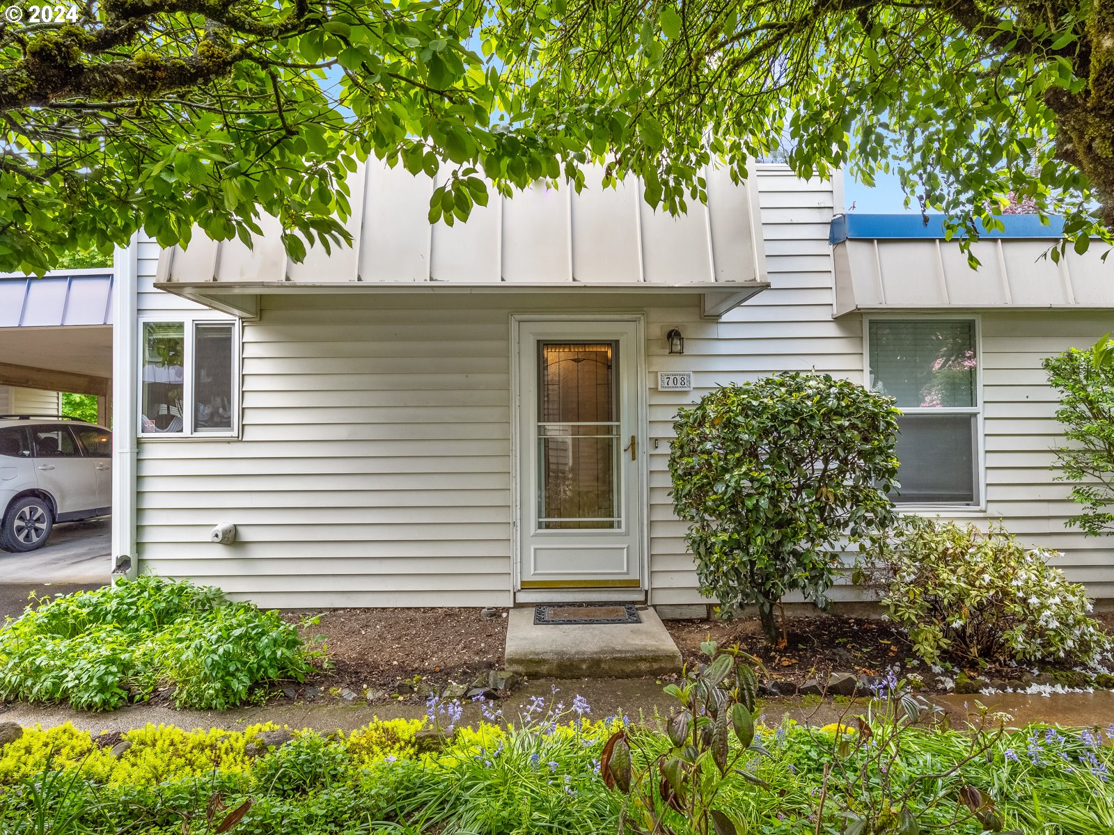 708 Southeast Rene Avenue Gresham, OR 97080 - Photo 2 of 36 Exterior