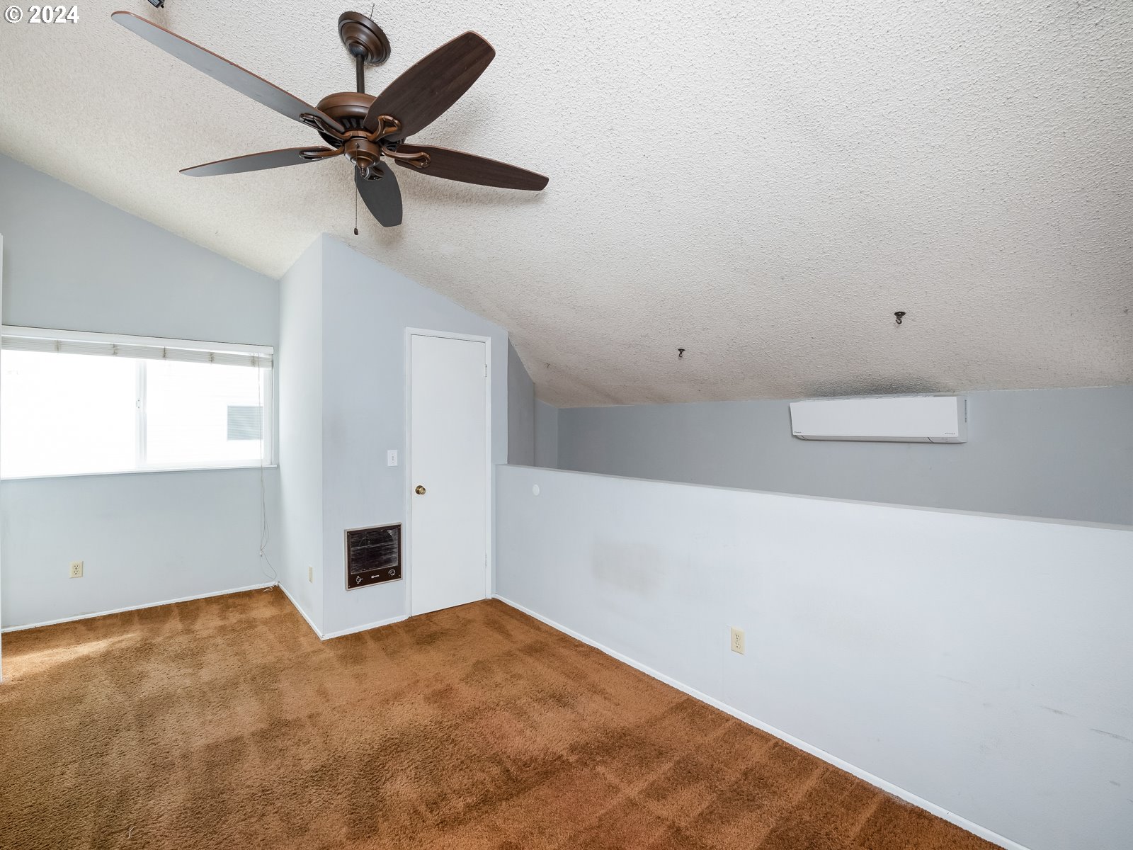 708 Southeast Rene Avenue Gresham, OR 97080 - Photo 21 of 36 Bedroom, Primary