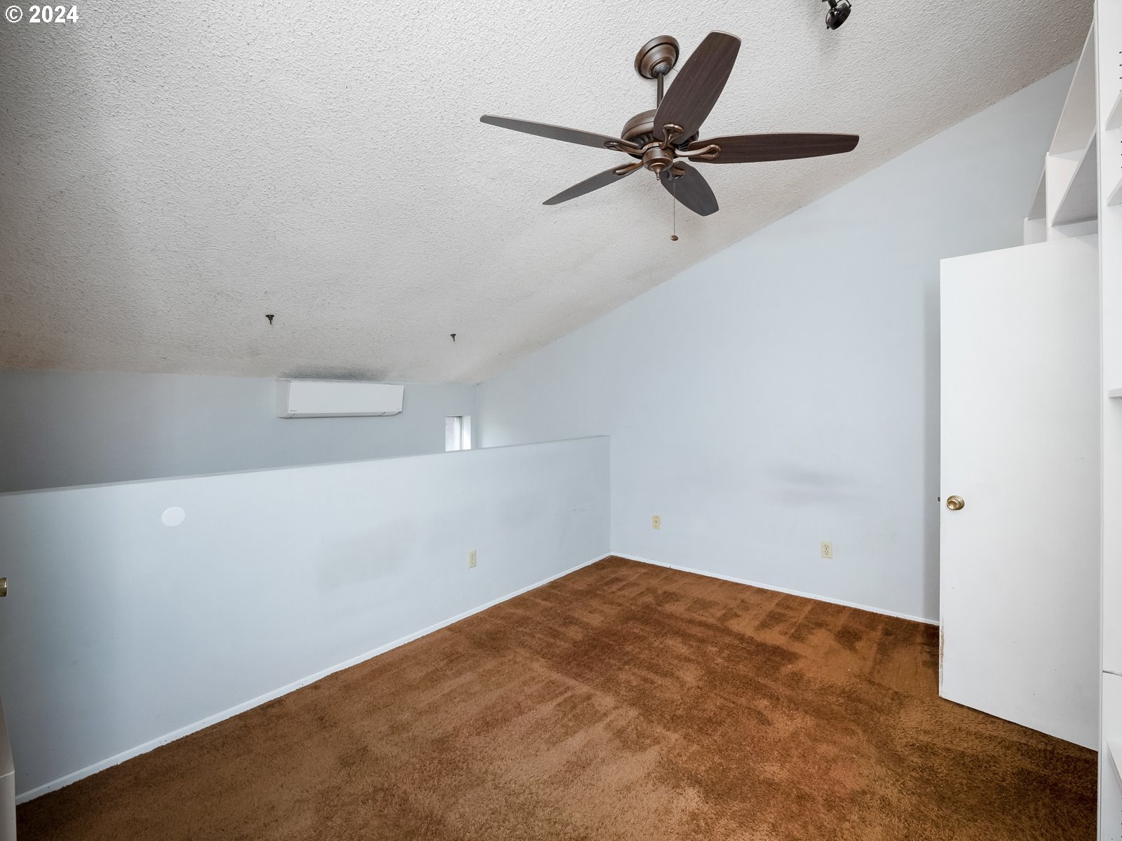 708 Southeast Rene Avenue Gresham, OR 97080 - Photo 24 of 36 Bedroom, Primary