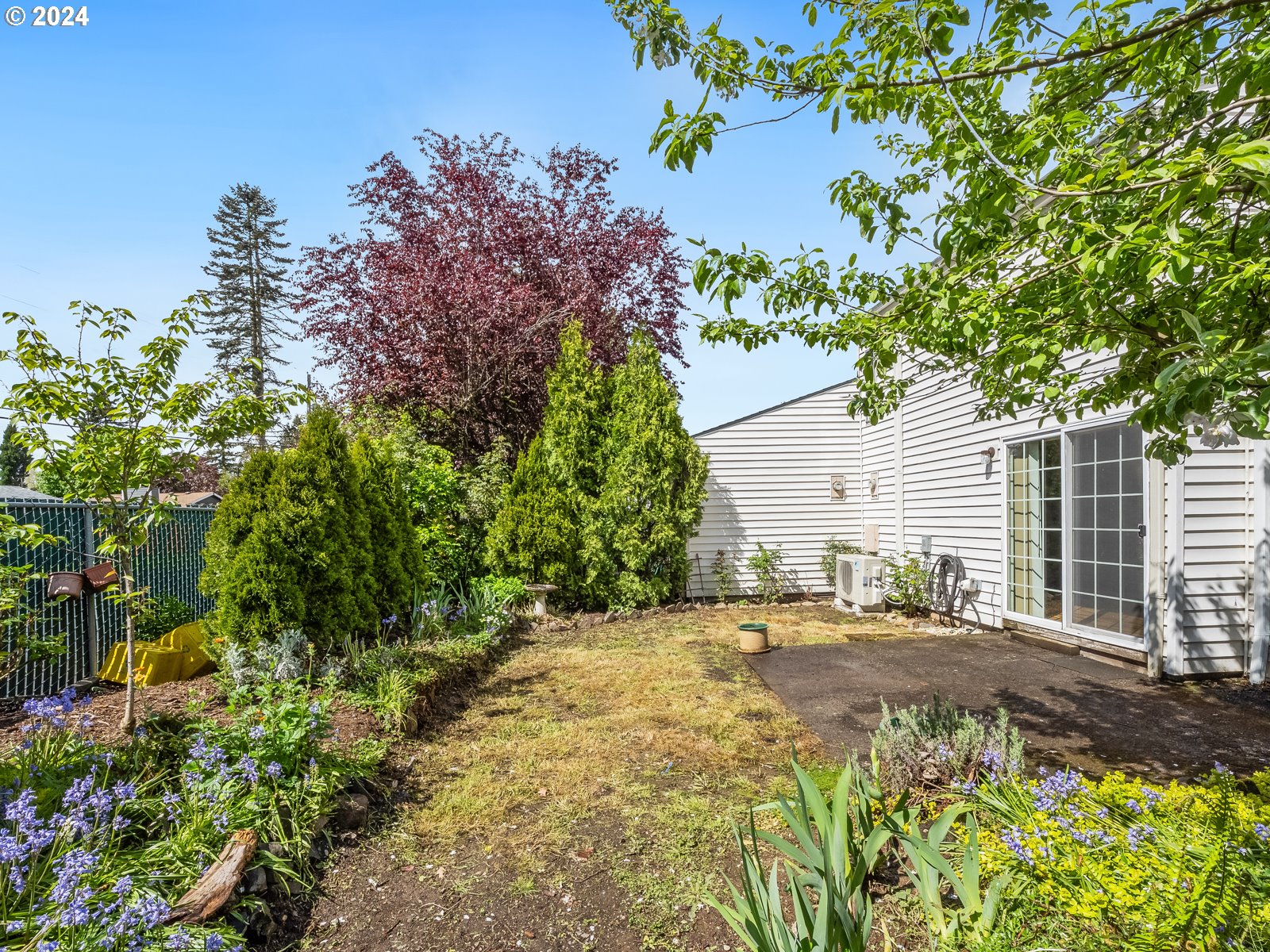 708 Southeast Rene Avenue Gresham, OR 97080 - Photo 29 of 36 Garden