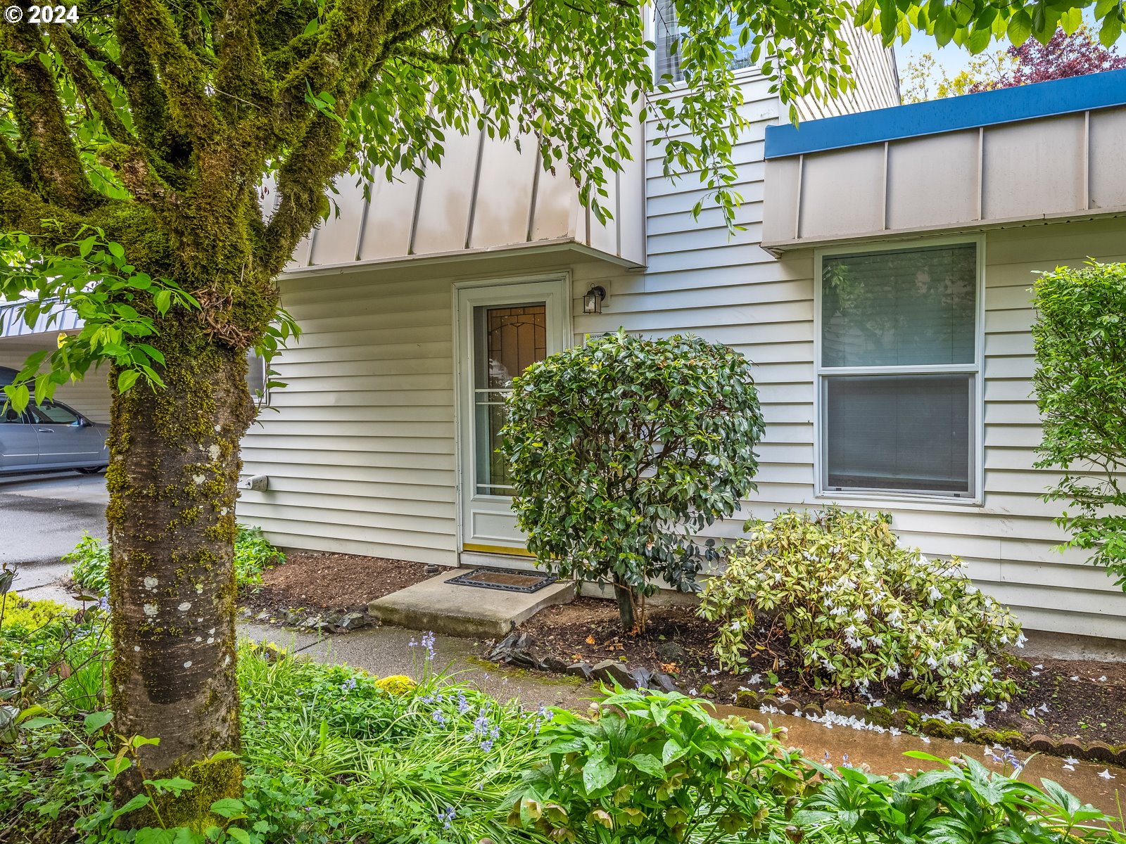 708 Southeast Rene Avenue Gresham, OR 97080 - Photo 3 of 36 Gallery Image 3