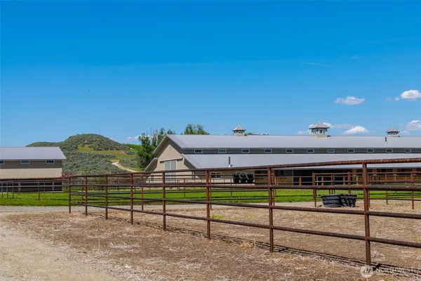 $2,100,000 | 2034 North Pine Creek Road, Tonasket, WA 98855