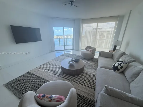 $6,900 | 17301 Biscayne Boulevard, Unit 2305, North Miami Beach, FL 33160