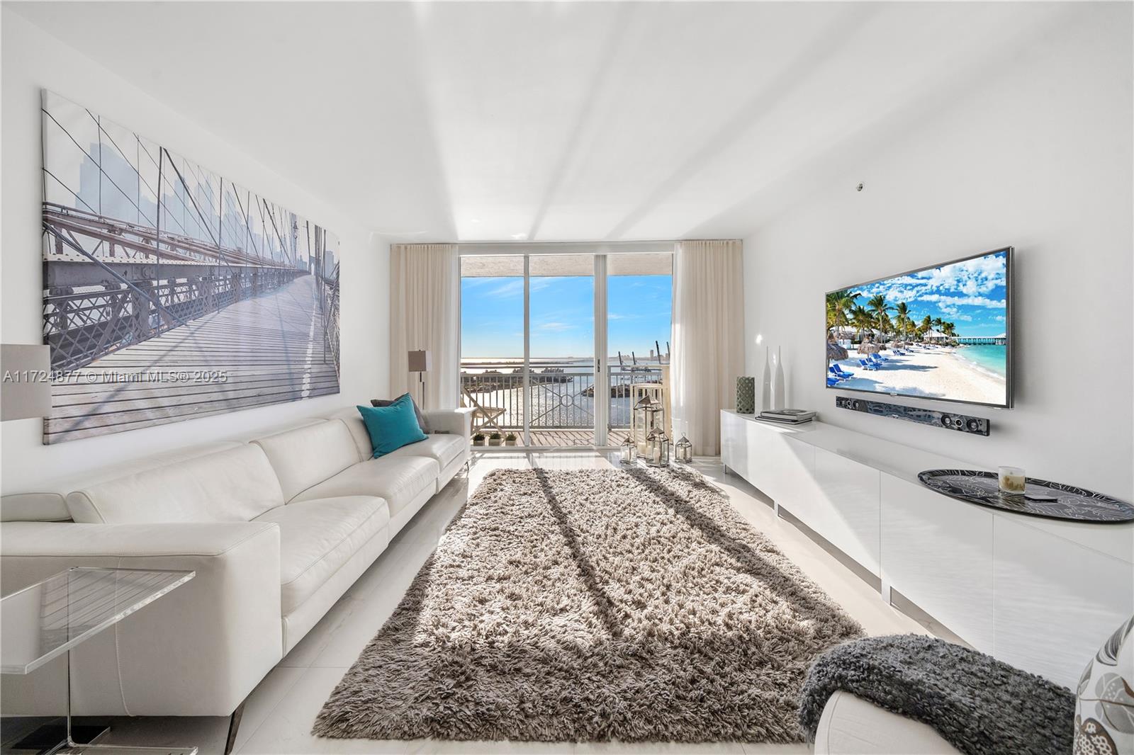 90 Alton Road, Unit 3010 Miami Beach, FL 33139 - Photo 17 of 41