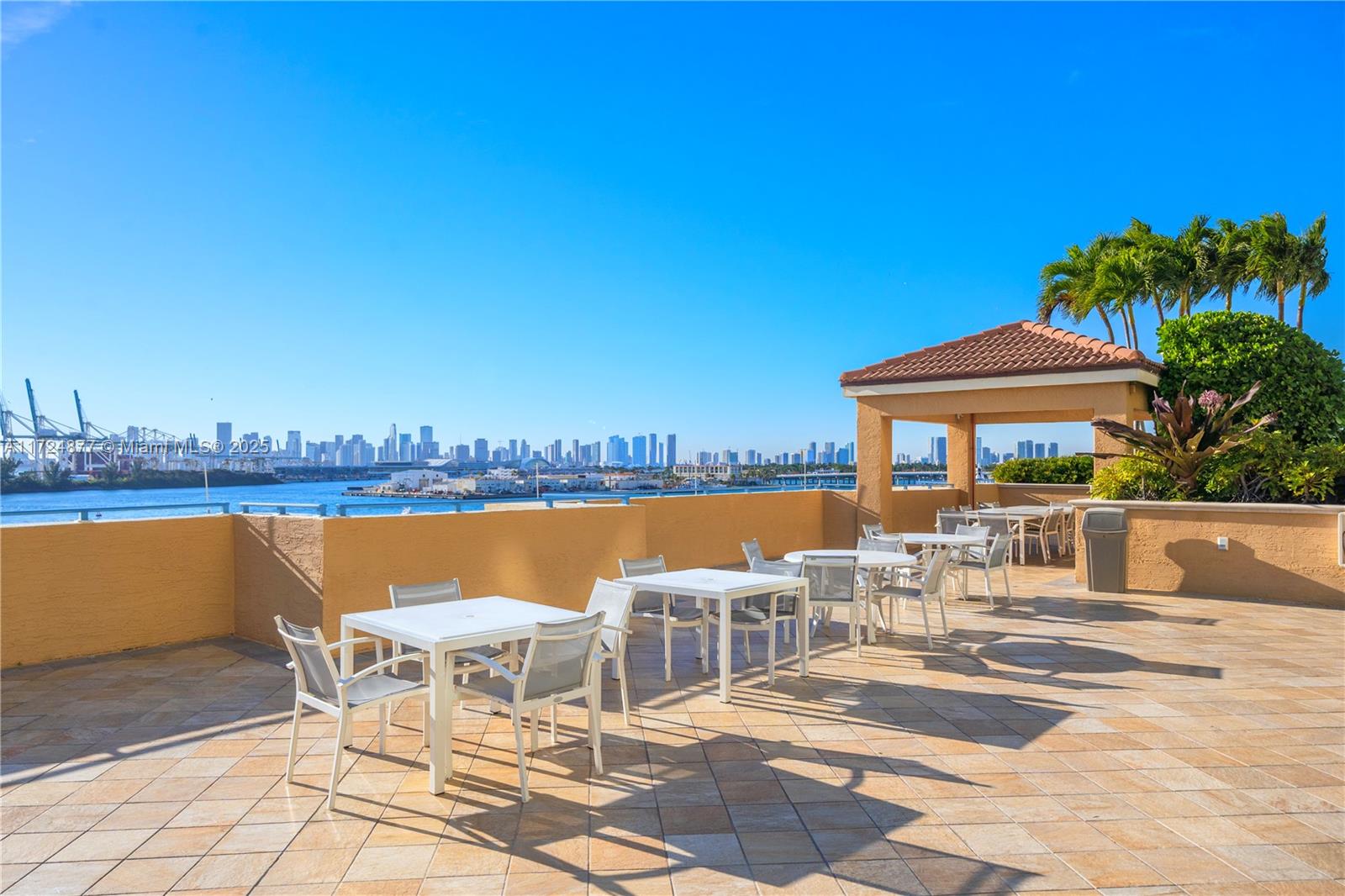 90 Alton Road, Unit 3010 Miami Beach, FL 33139 - Photo 31 of 41