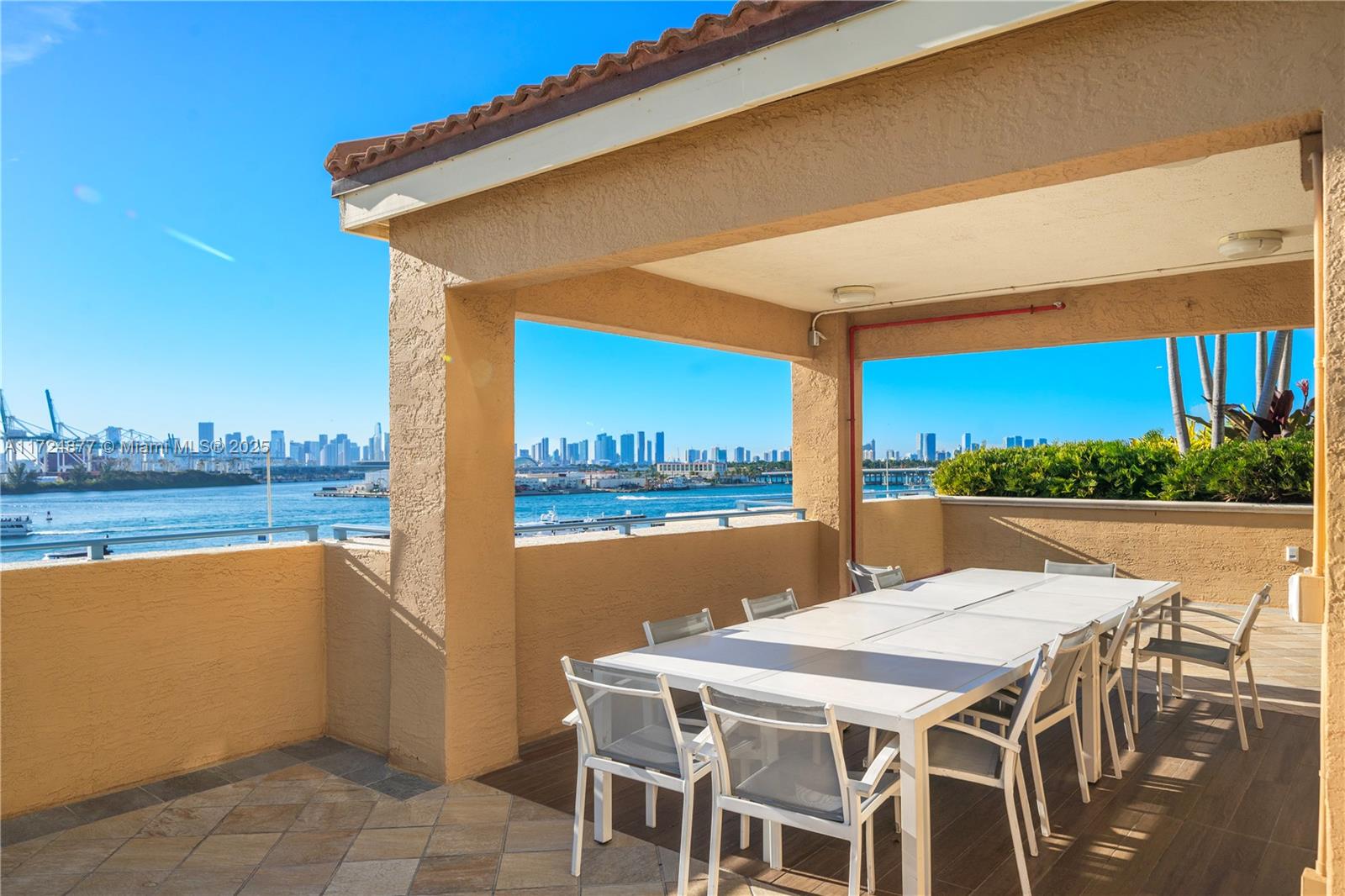 90 Alton Road, Unit 3010 Miami Beach, FL 33139 - Photo 32 of 41