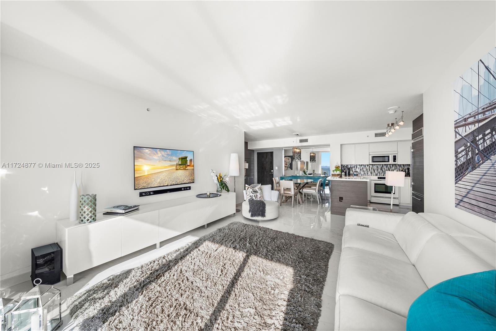 90 Alton Road, Unit 3010 Miami Beach, FL 33139 - Photo 7 of 41