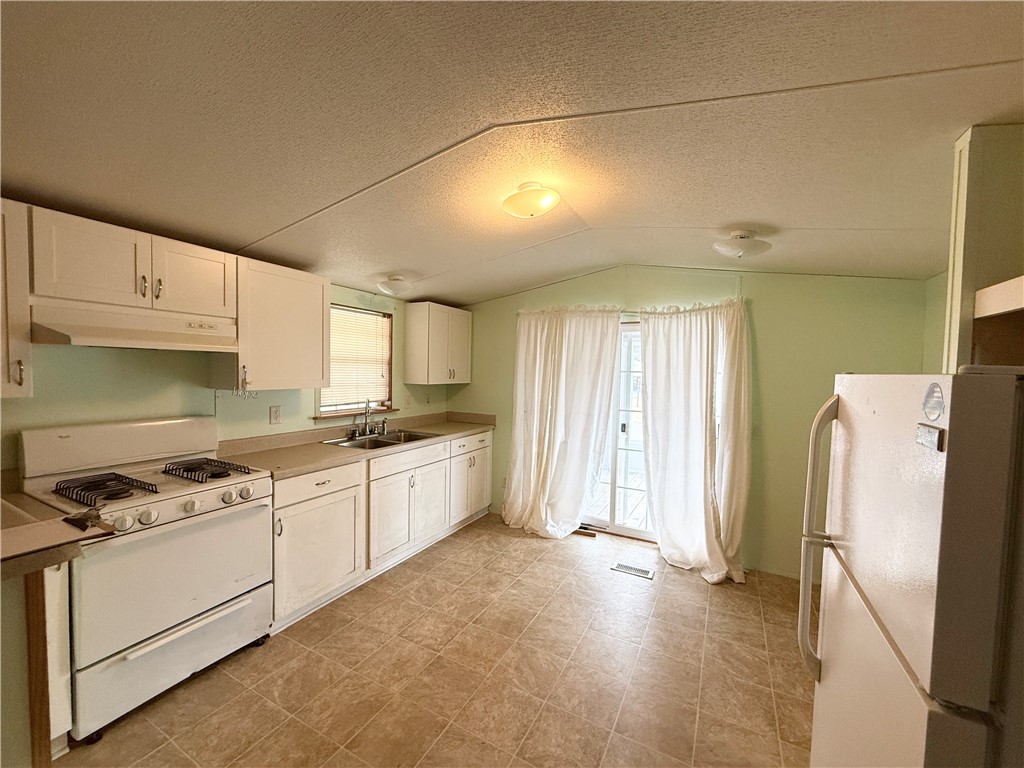 1021 Waterloo Geneva Road Waterloo, NY 13165 - Photo 11 of 25