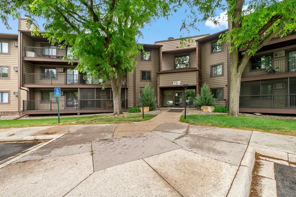 $175,000 | 7301 West 101st Street, Unit 210, Bloomington, MN 55438
