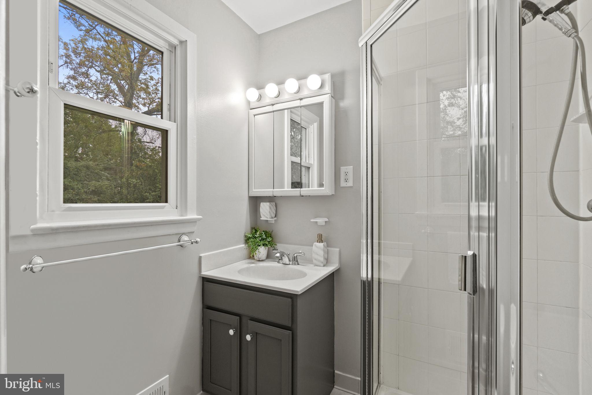 1110 Chiswell Lane Silver Spring, MD 20901 - Photo 9 of 25