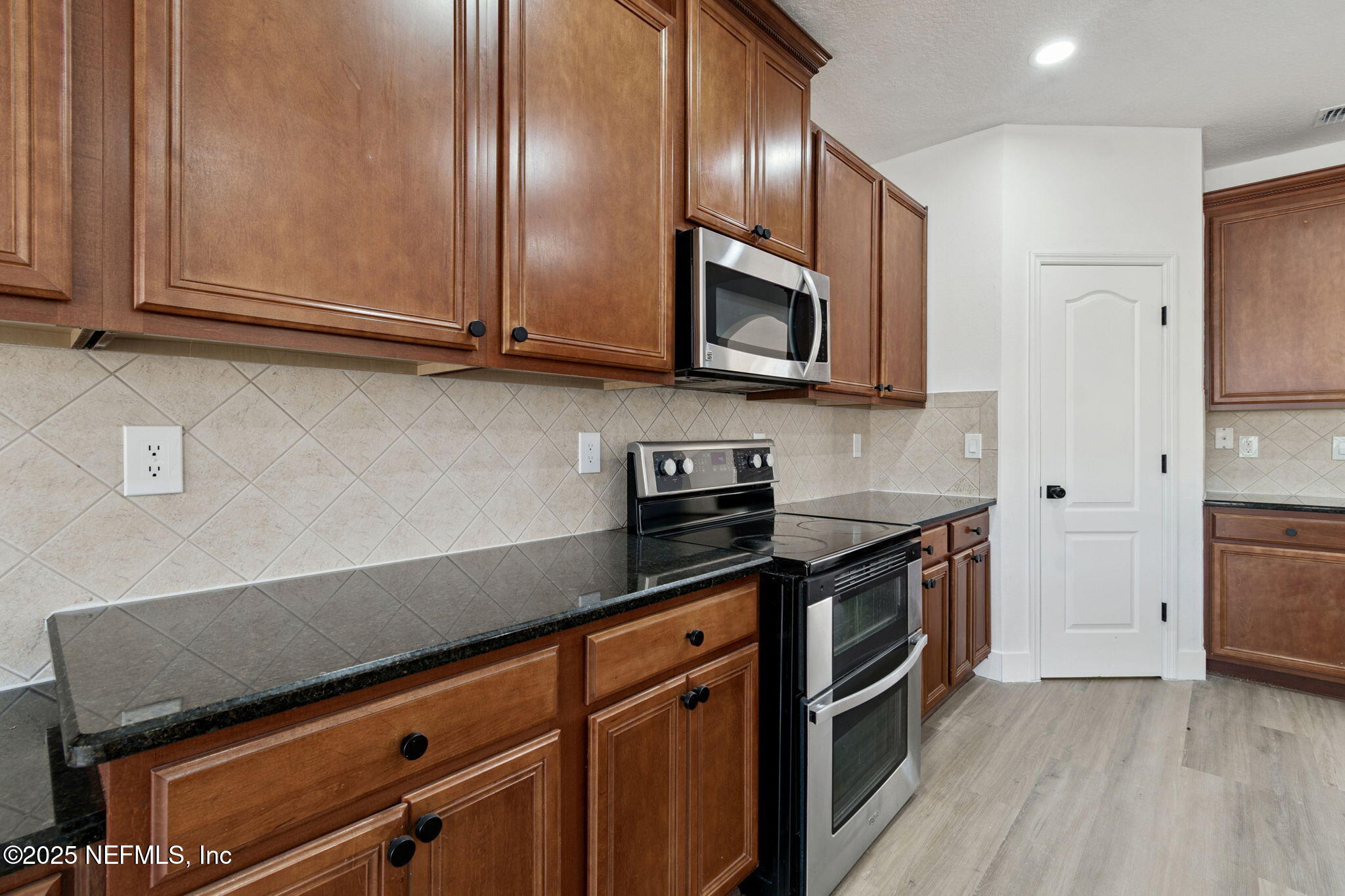 10917 Dancing Rabbit Lane Jacksonville, FL 32210 - Photo 16 of 132 25-DSC_8187