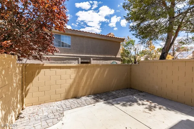 $1,750 | 2840 Cool Water Drive, Henderson, NV 89074