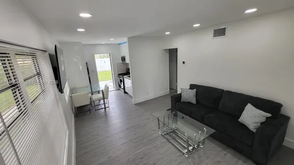 $2,050 | 821 Northeast 6th Street, Unit 1, Hallandale Beach, FL 33009