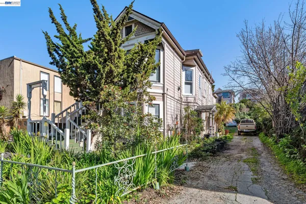 $2,050,000 | 1425 Martin Luther King Jr Way, Berkeley, CA 94709
