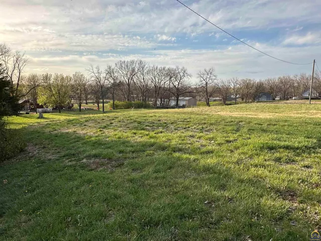 $17,000 | 908 Mulberry Street, Valley Falls, KS 66088