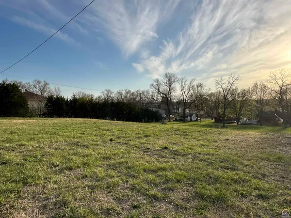 $17,000 | 908 Mulberry Street, Valley Falls, KS 66088