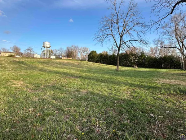 $17,000 | 908 Mulberry Street, Valley Falls, KS 66088