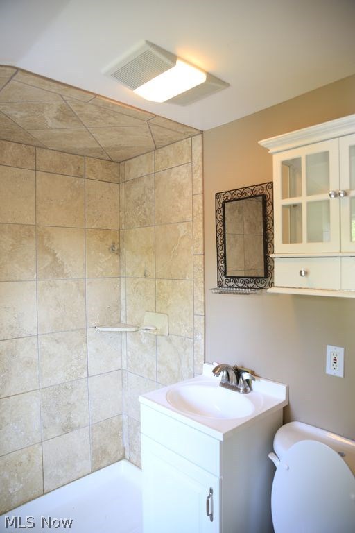 4198 Lambert Road Cleveland, OH 44121 - Photo 14 of 22