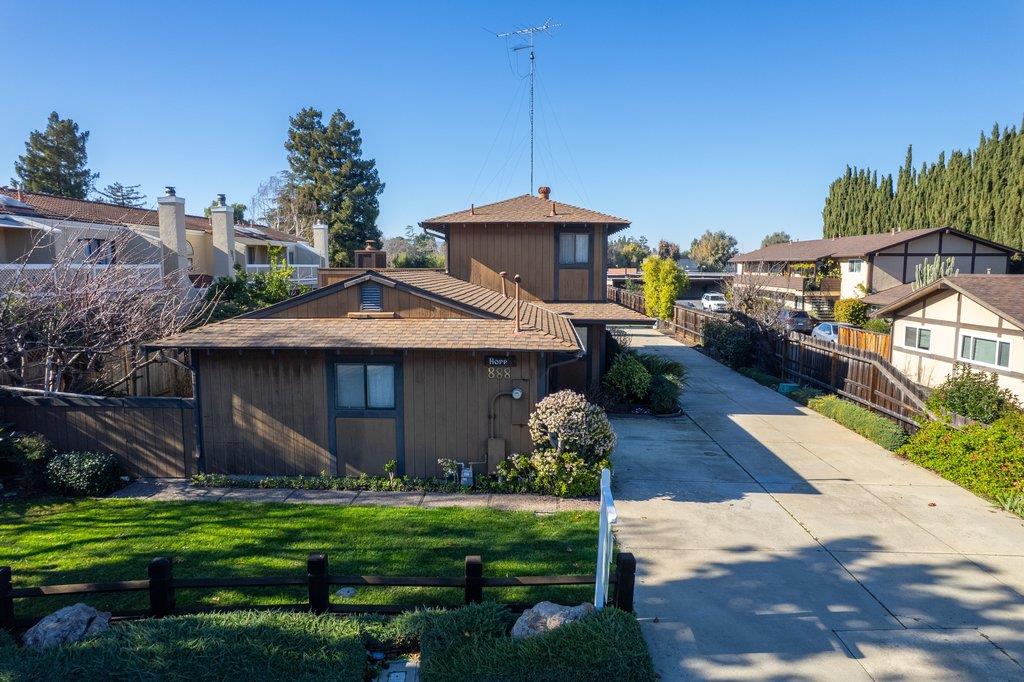 888 North Rengstorff Avenue Mountain View, CA 94043 - Photo 5 of 20 a front view of a house with a yard