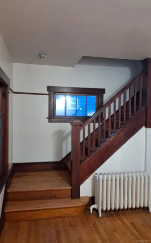 a view of entryway with a front door