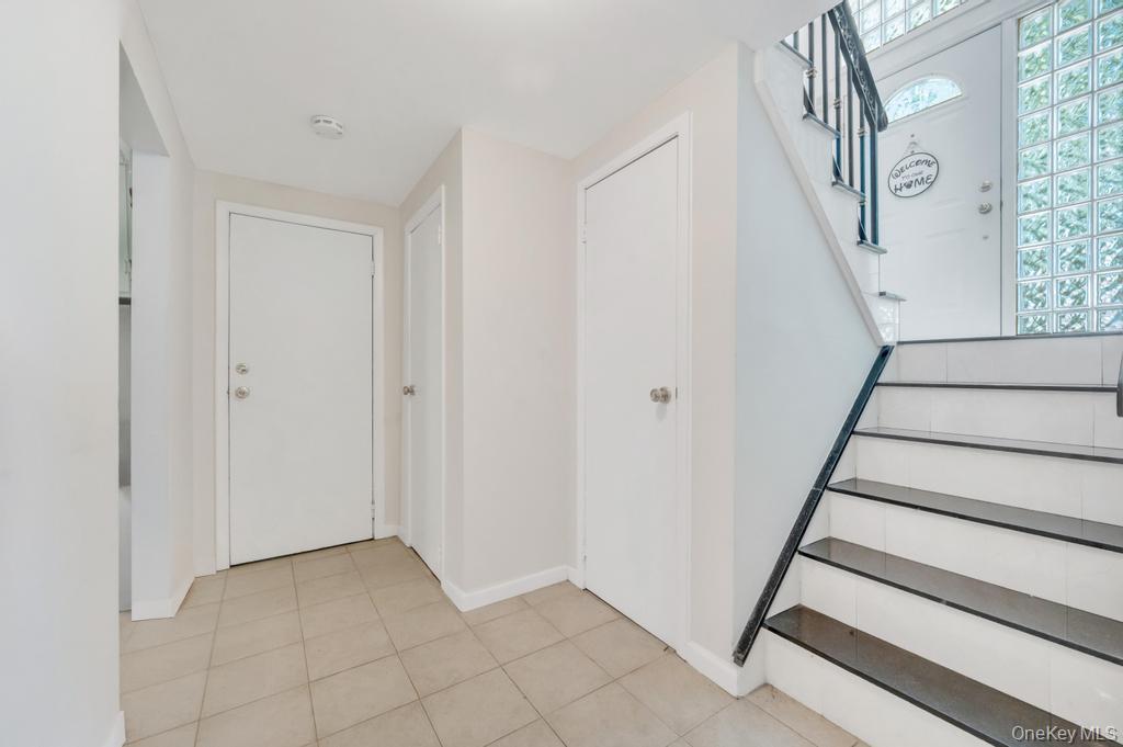 1827 Roberta Lane Merrick, NY 11566 - Photo 18 of 23
